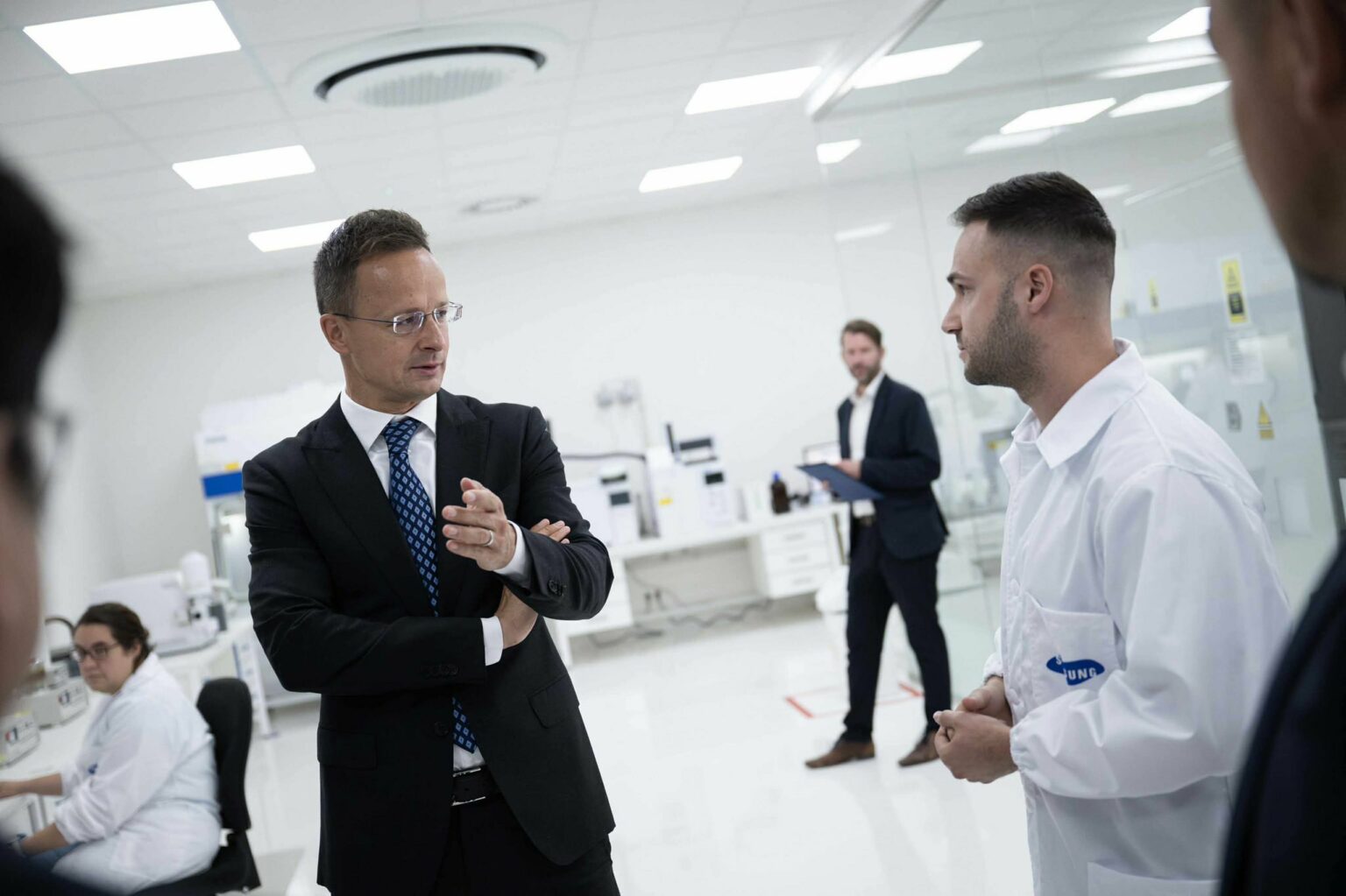 شركة كورية جنوبية لتصنيع البطاريات تفتتح مركزاً علمياً في المجر