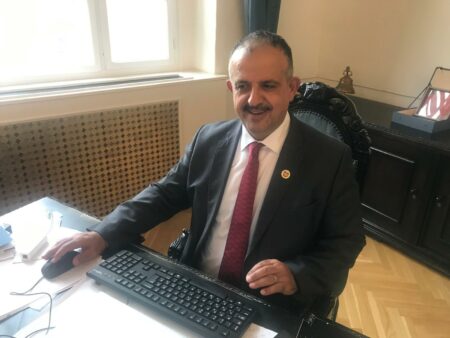 حسن شرف رئيس جامعة بودابست للتكنولوجيا والاقتصاد