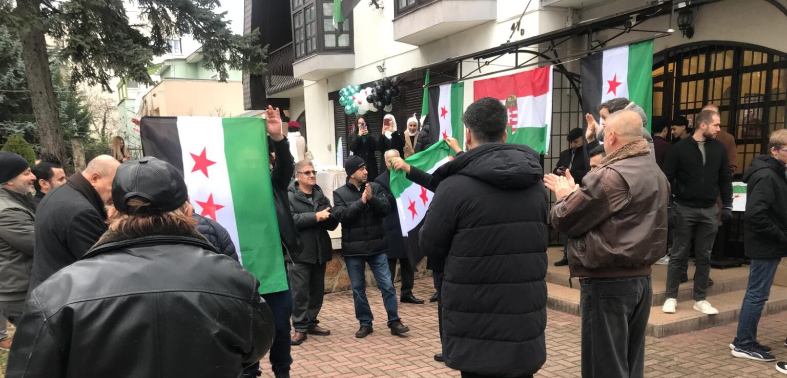 السوريون في المجر يحتفون بذكرى يوم التحرير